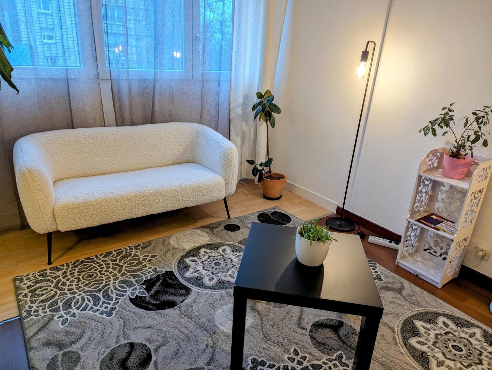 Chez Les P'tits Loups Apartment *